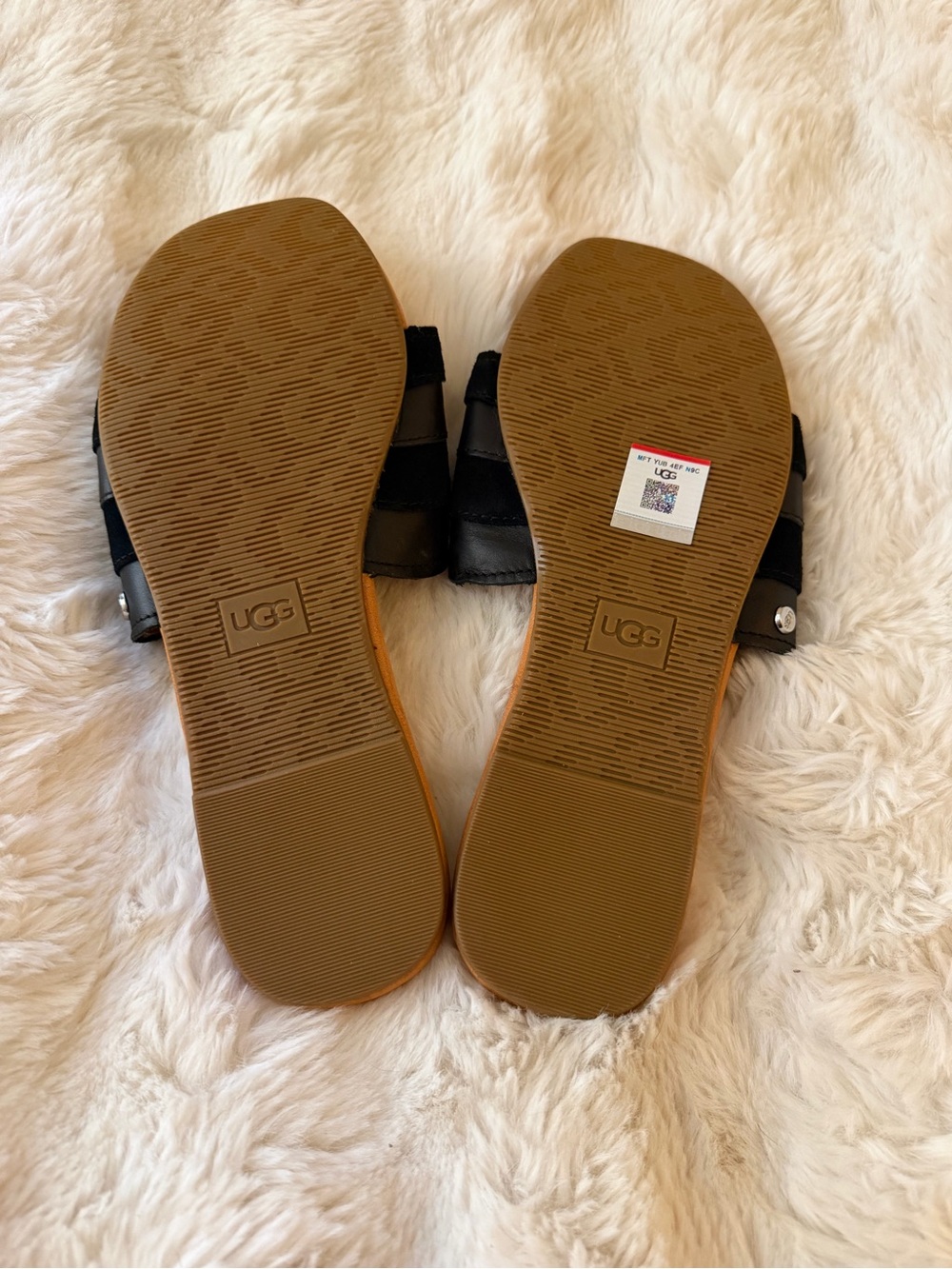 🔥UGG Ximena size 9 Women's Black suede and leather Slide Sandals - Picture 6 of 8